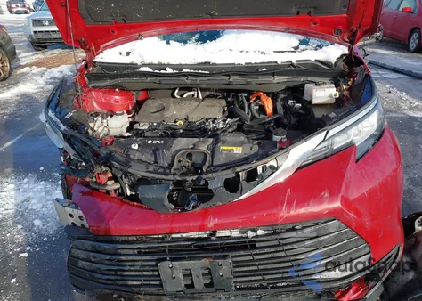 2022 Toyota Sienna Le z USA, uszkodzony, nr VIN 5TDKSKFC2NS069678